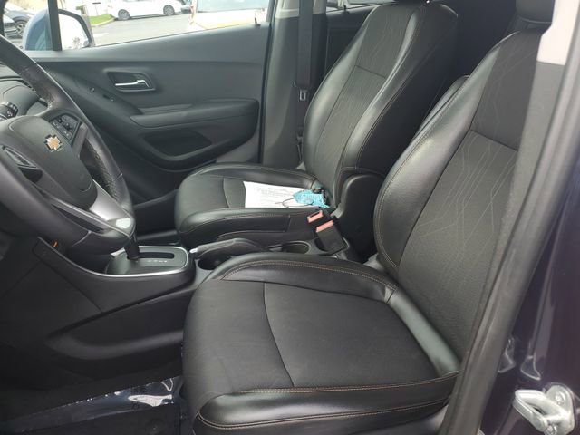 Used 2019 Chevrolet Trax LT w/ LT Convenience Package image 19