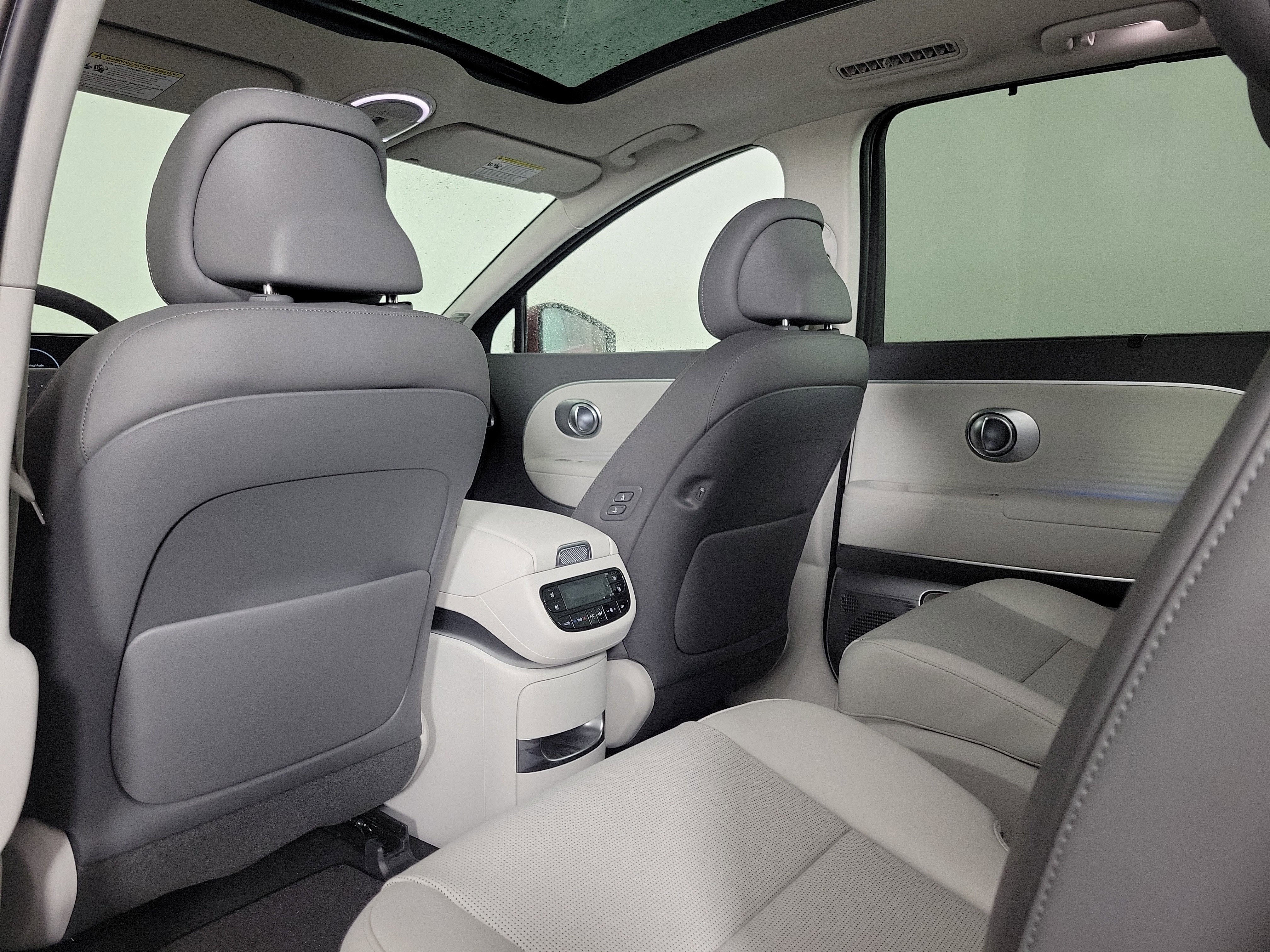 New 2026 Hyundai Ioniq 9 Limited image 34