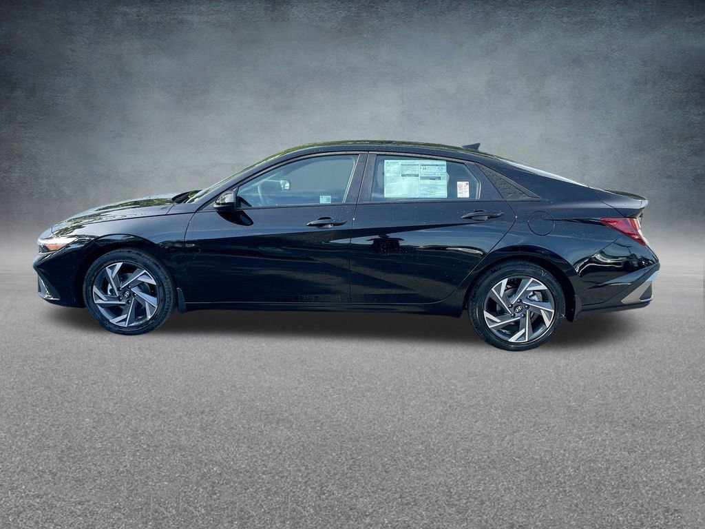 Certified 2025 Hyundai Elantra Sport FWD image 29