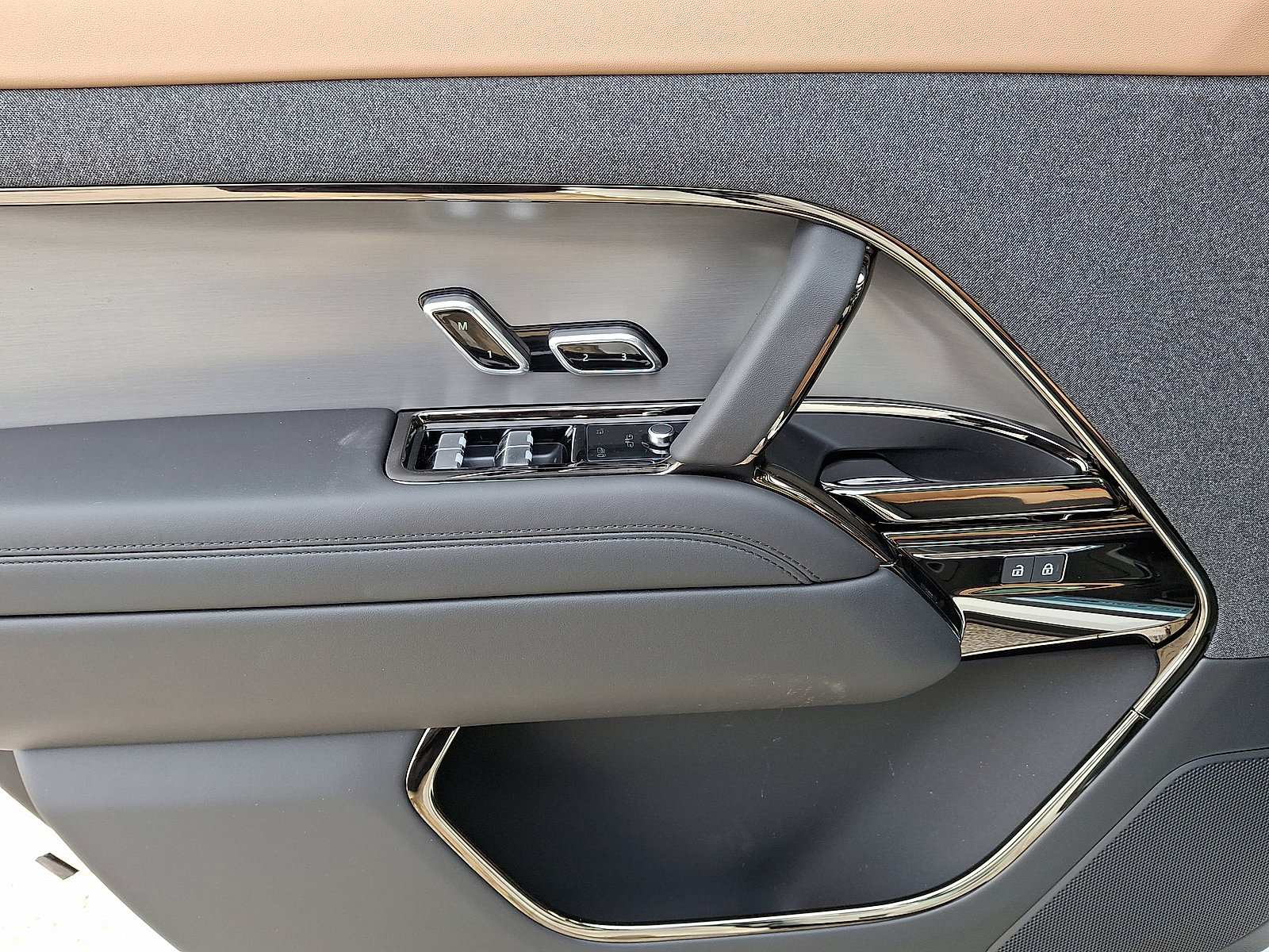 New 2026 Land Rover Range Rover Sport Dynamic SE image 4