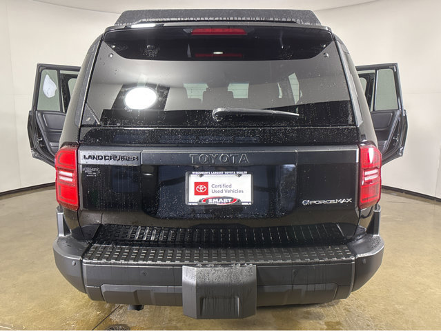 Used 2025 Toyota Land Cruiser image 19