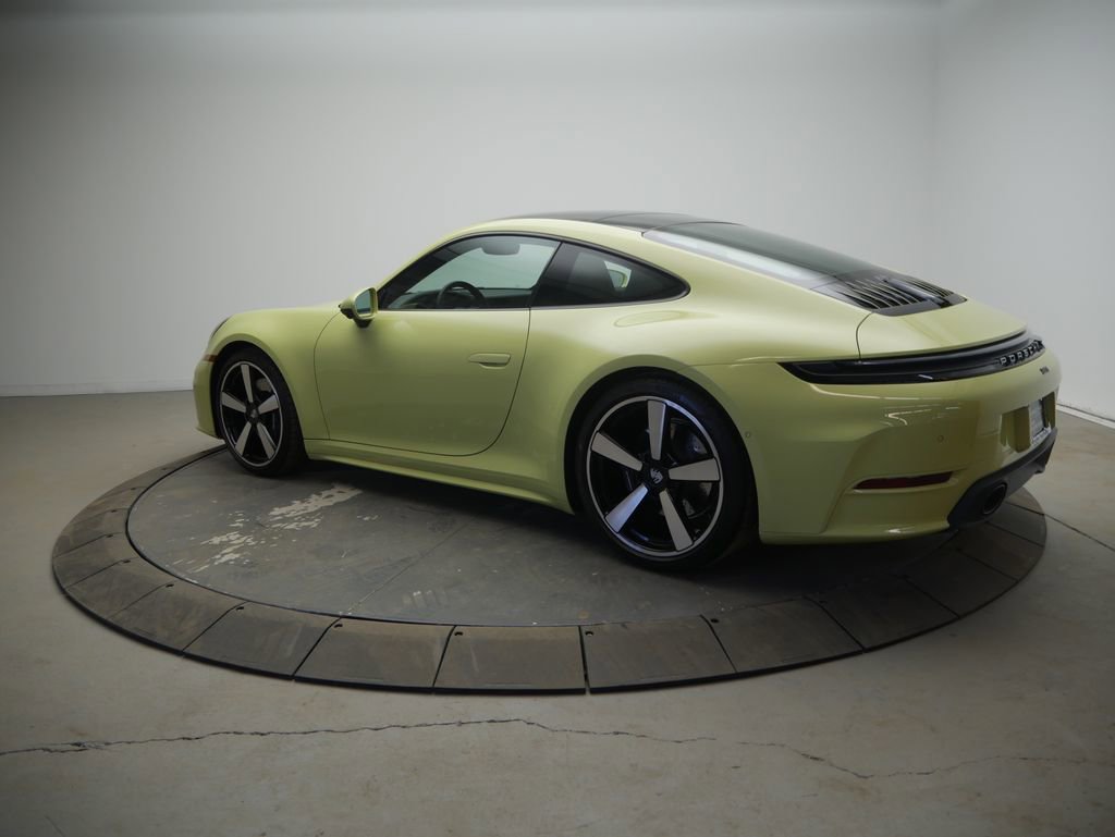 Certified 2025 Porsche 911 Carrera image 3