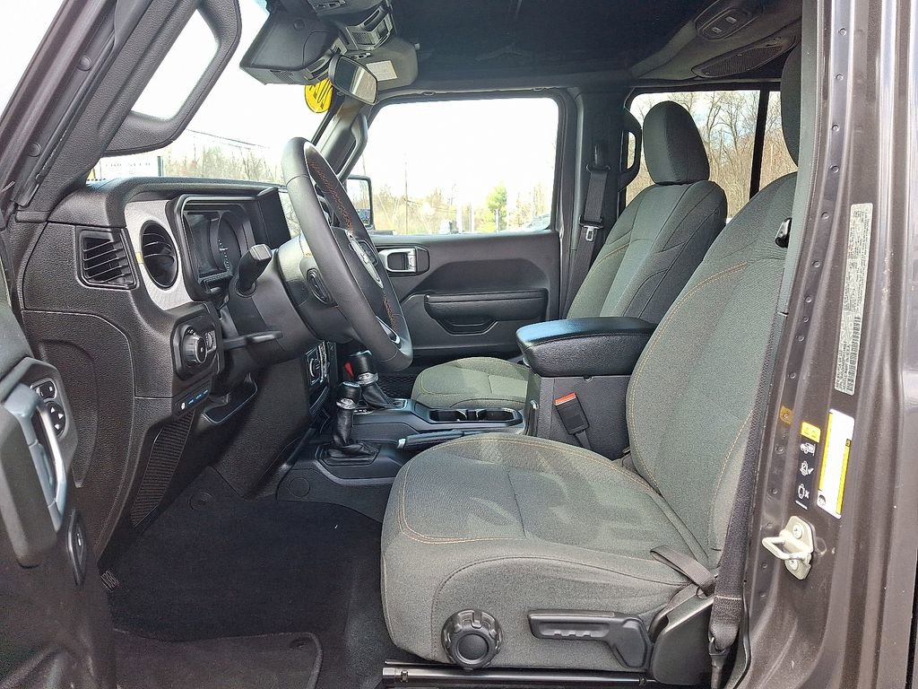 Used 2024 Jeep Wrangler Unlimited w/ Convenience Group image 14