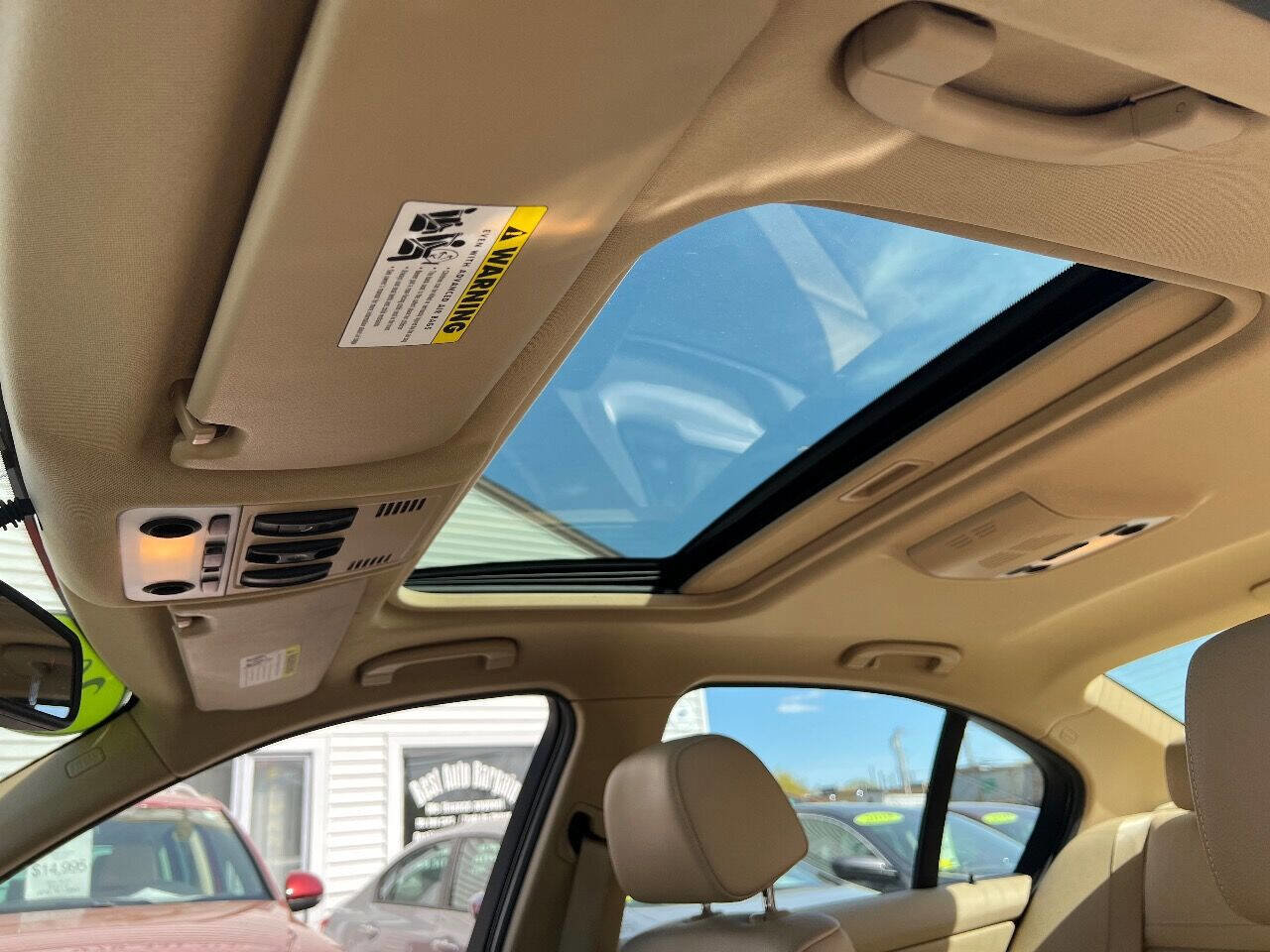 Used 2011 BMW 328i Sedan RWD image 25