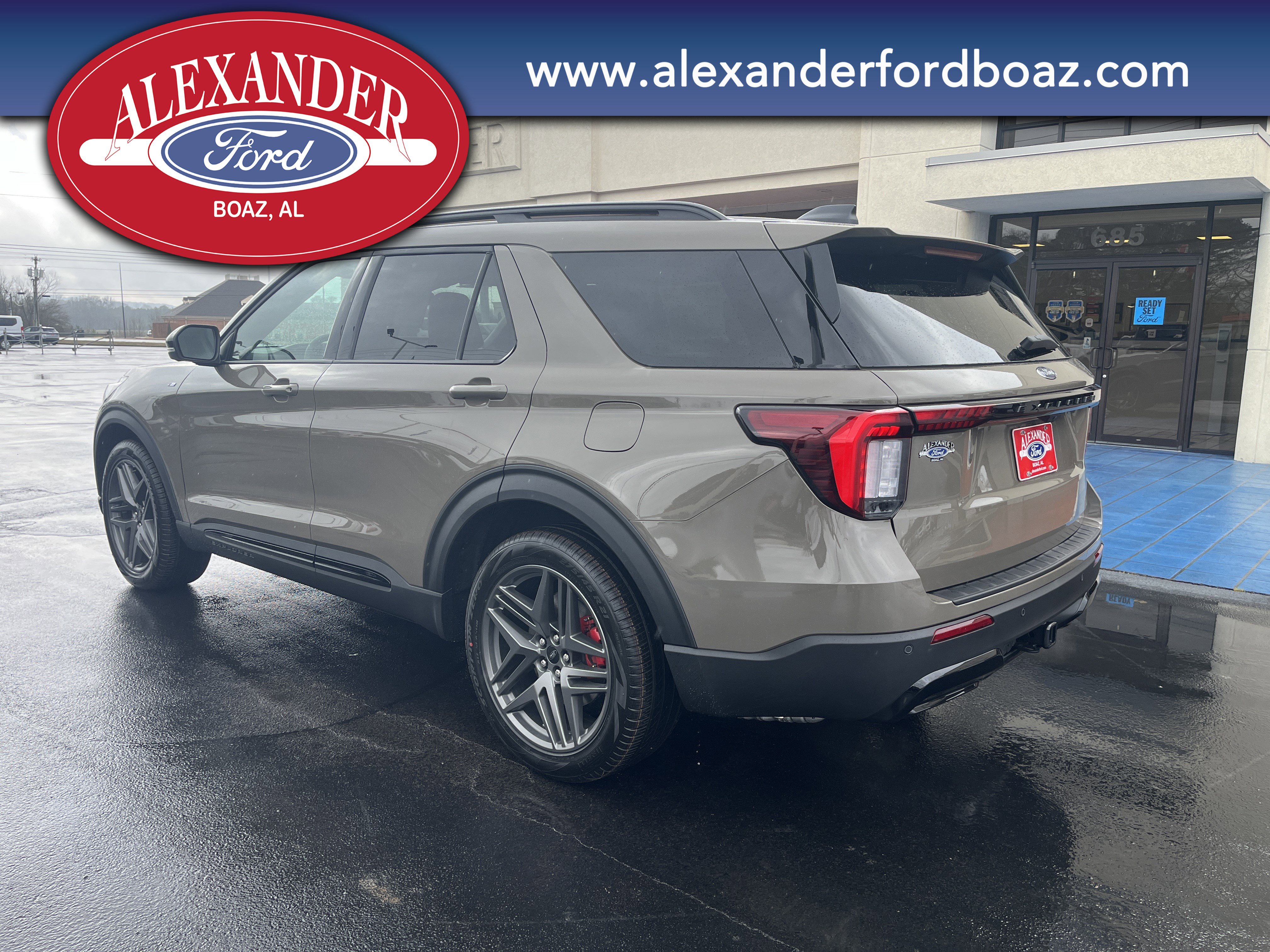 New 2026 Ford Explorer ST-Line w/ ST-Line Street Pack image 2