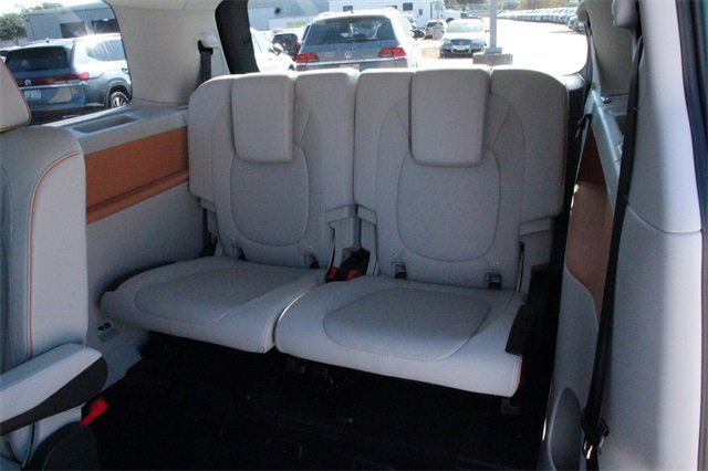 New 2025 Volkswagen ID. Buzz Pro S Plus image 17