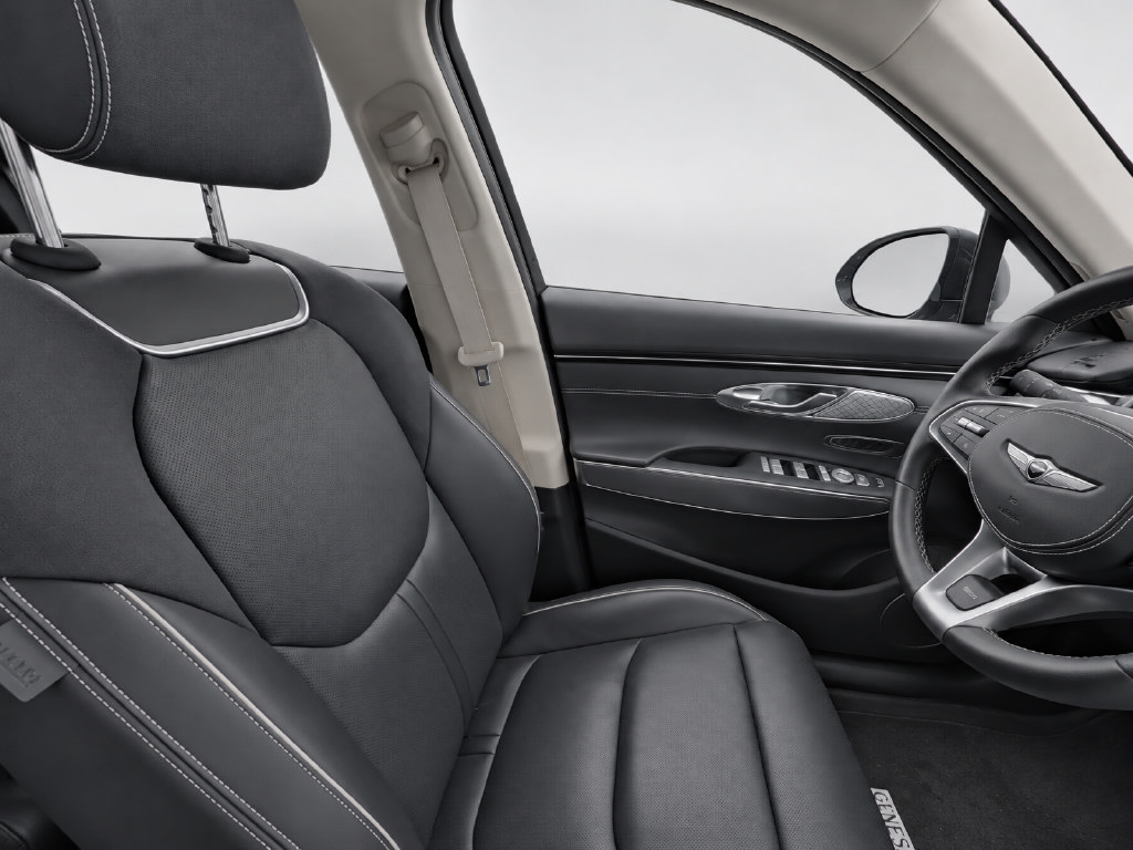 Certified 2024 Genesis Electrified GV70 AWD/4WD image 11