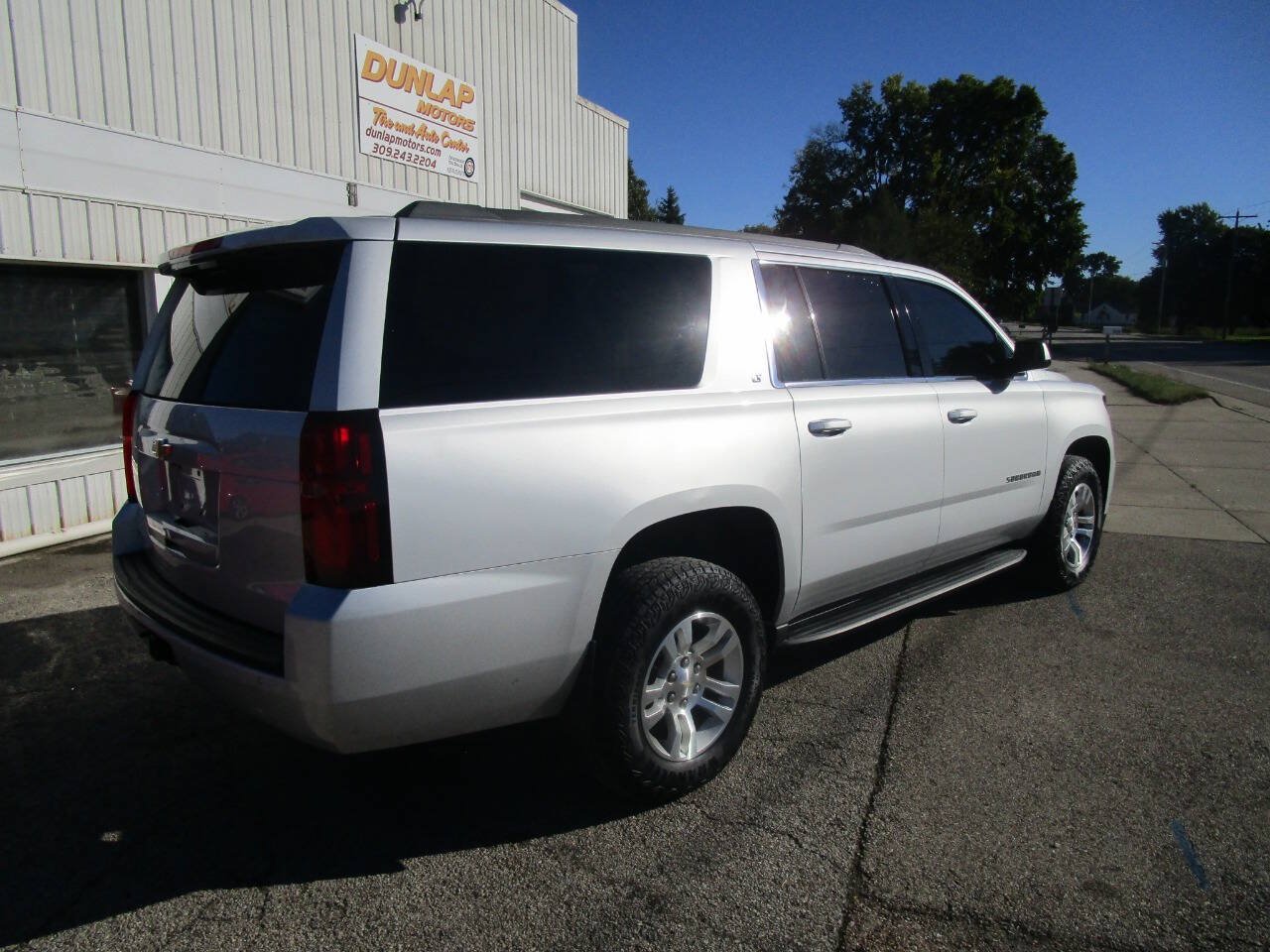 Used 2019 Chevrolet Suburban LT AWD/4WD image 5