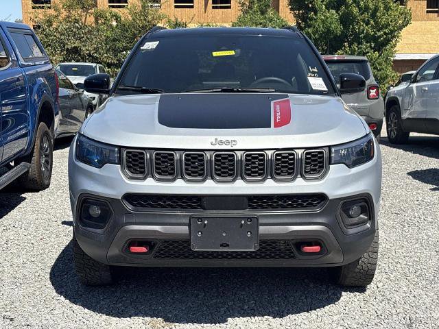 Used 2024 Jeep Compass Trailhawk image 2