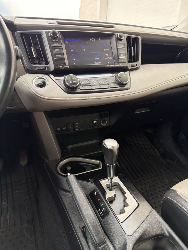 Used 2017 Toyota RAV4 Limited image 14