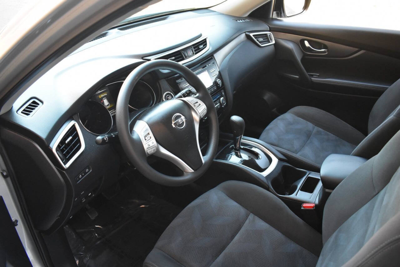Used 2015 Nissan Rogue SV AWD/4WD image 26