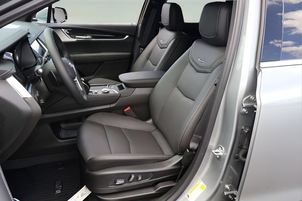 New 2026 Cadillac XT5 Premium Luxury w/ LPO, Floor Liner Package FWD image 11