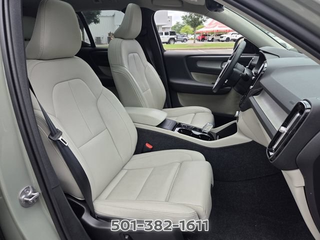 Used 2024 Volvo XC40 B5 Plus AWD/4WD image 18