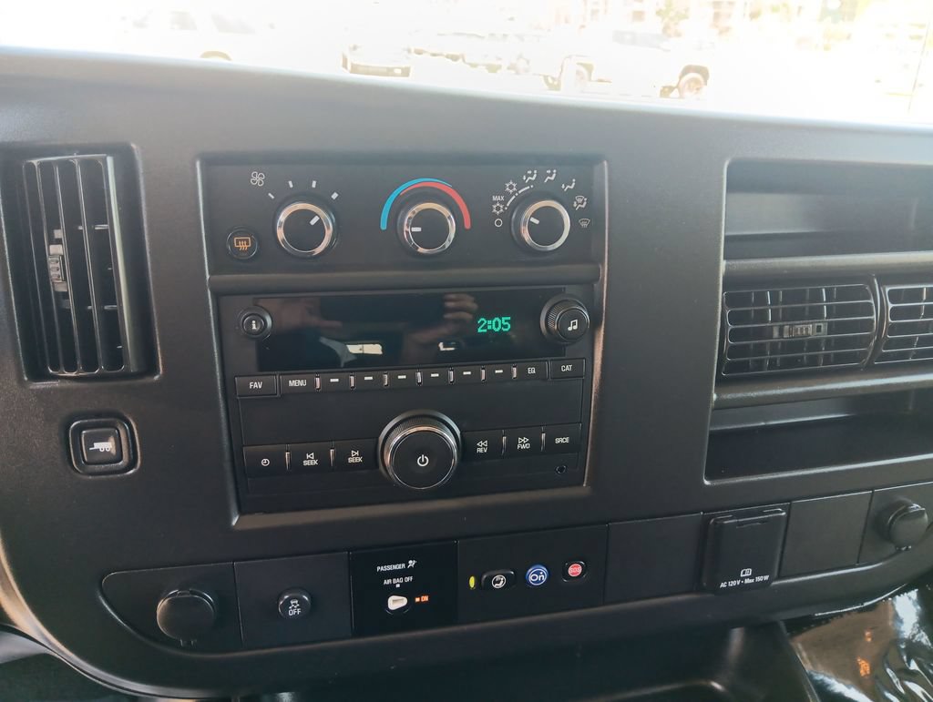 Used 2025 Chevrolet Express 3500 LS RWD image 19