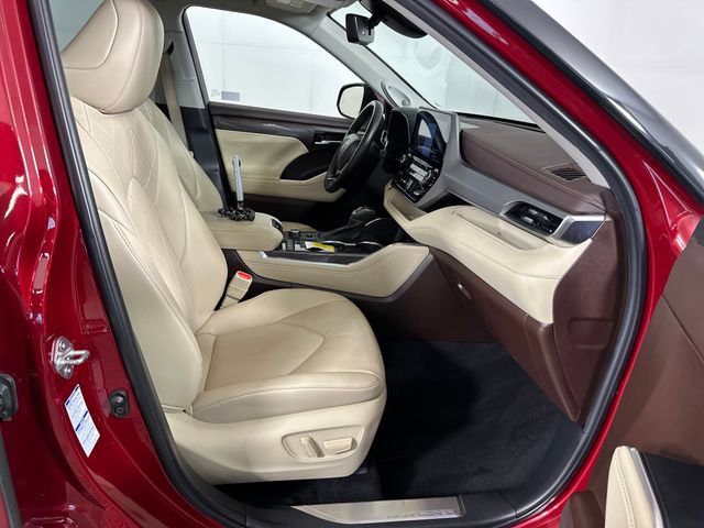 Used 2022 Toyota Highlander Platinum image 28