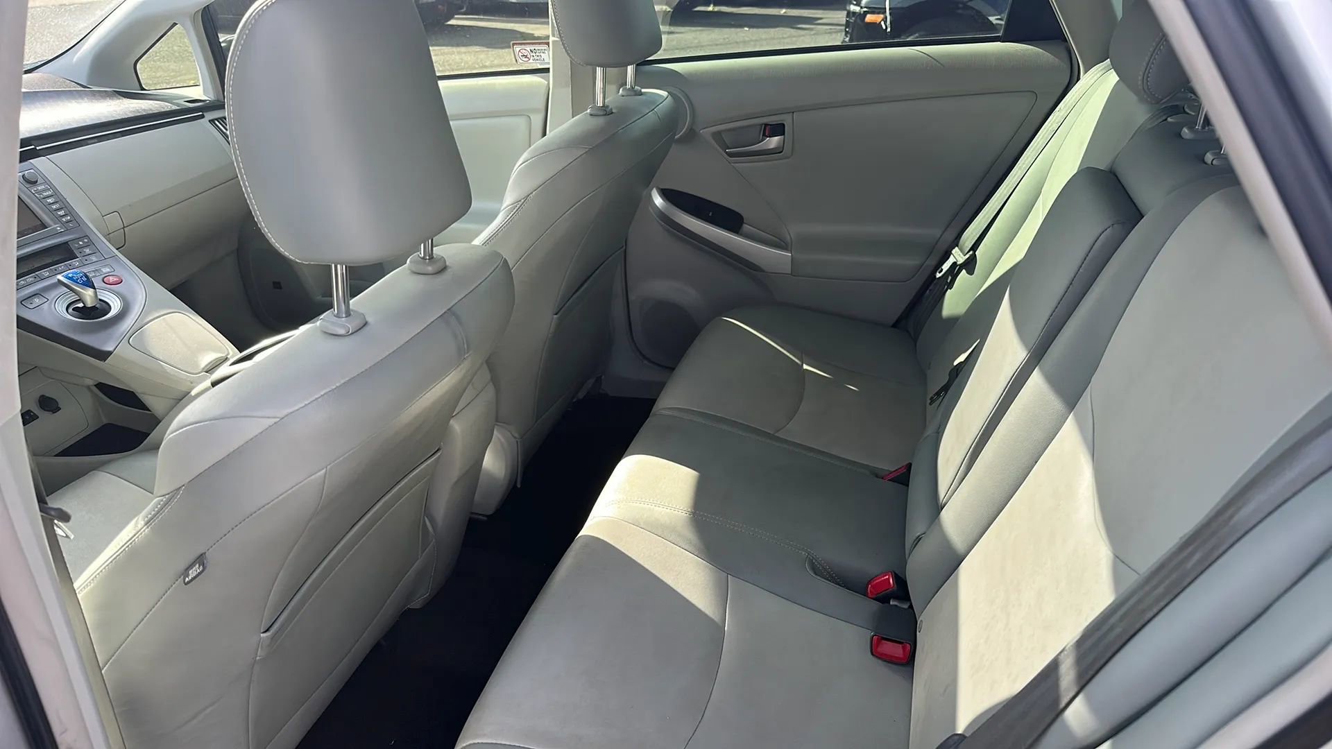 Used 2014 Toyota Prius Four image 9