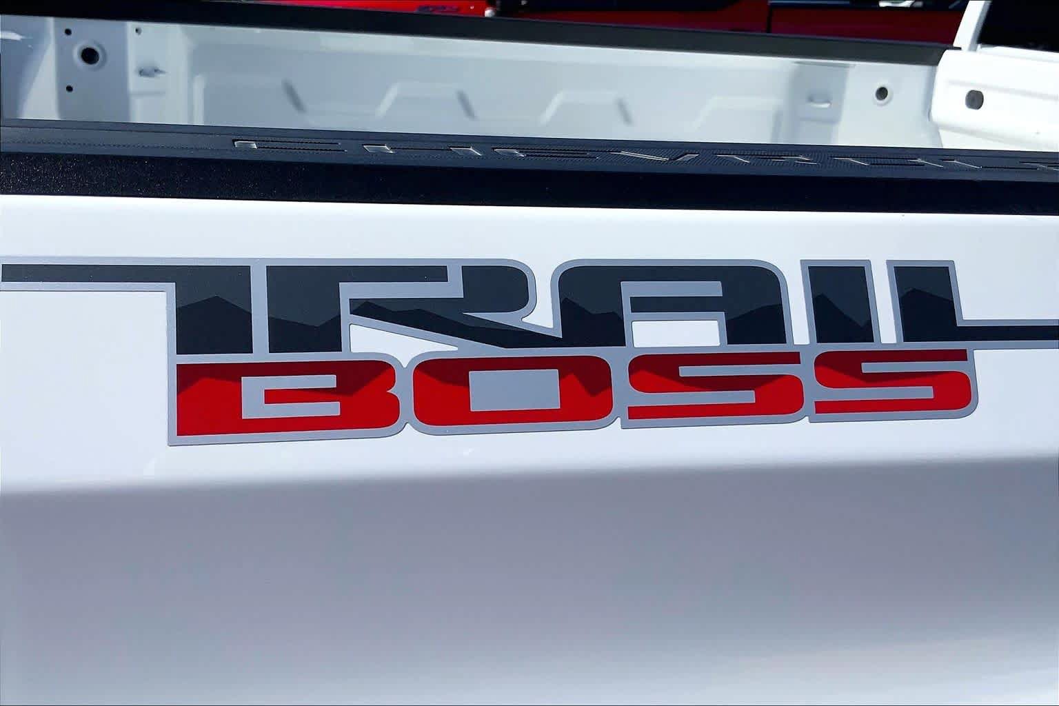 Certified 2022 Chevrolet Silverado 1500 LT Trail Boss AWD/4WD image 10