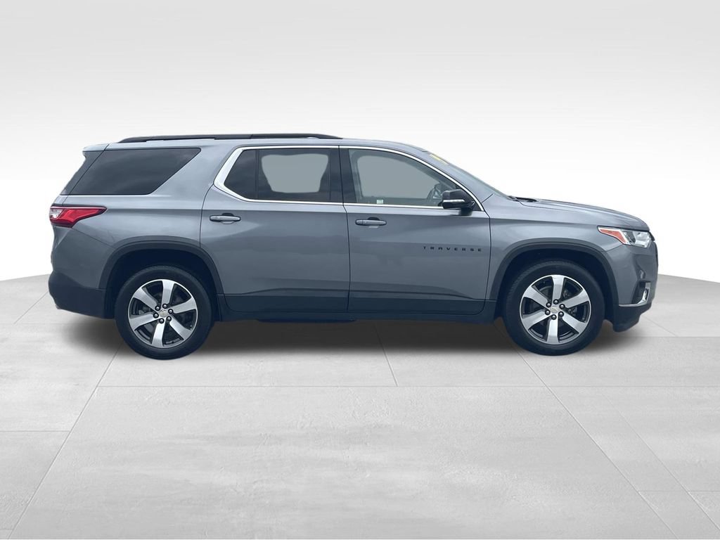 Used 2019 Chevrolet Traverse LT w/ LT Premium Package AWD/4WD image 2