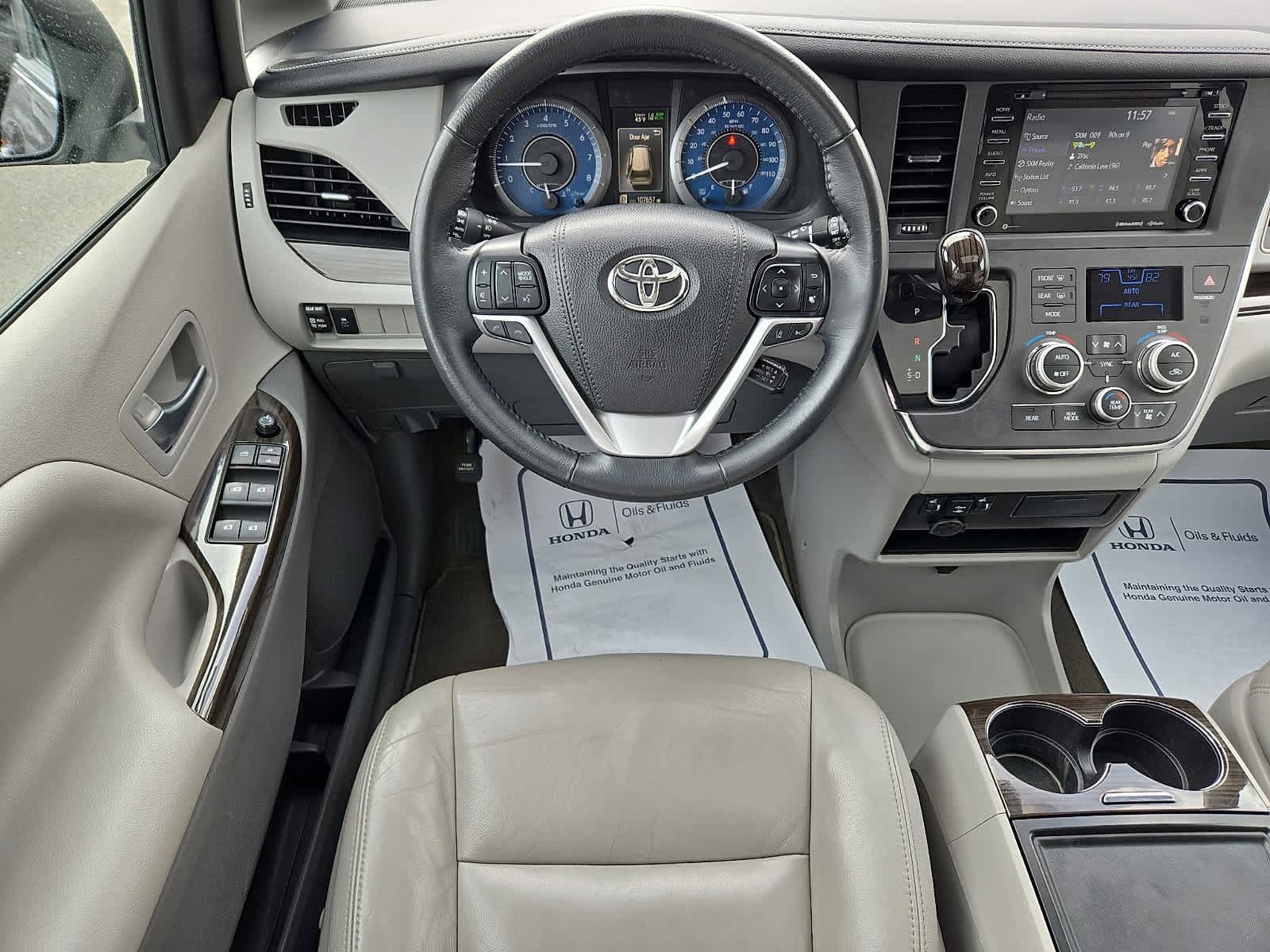 Used 2018 Toyota Sienna XLE FWD image 13