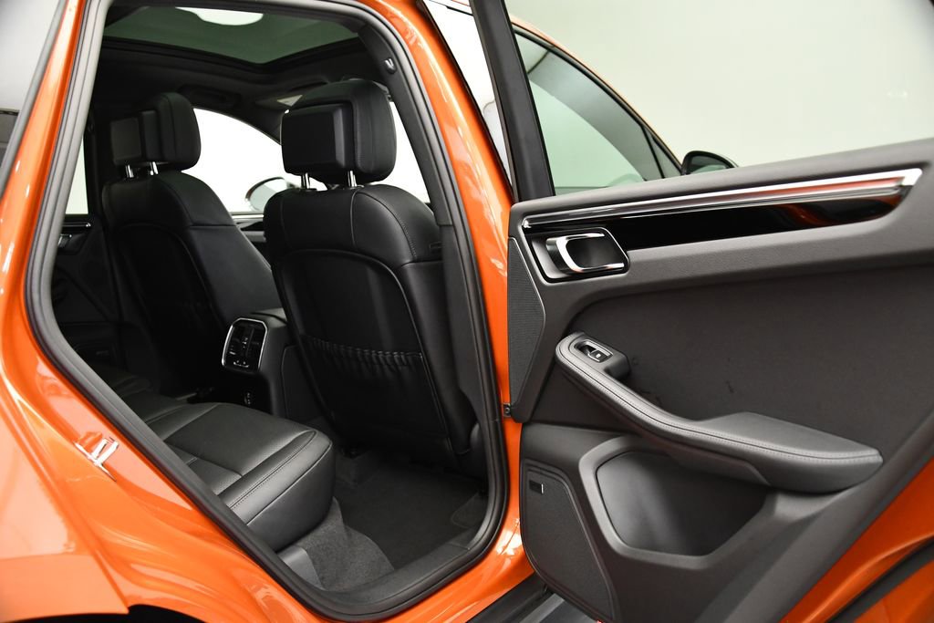 Used 2025 Porsche Macan Turbo image 52