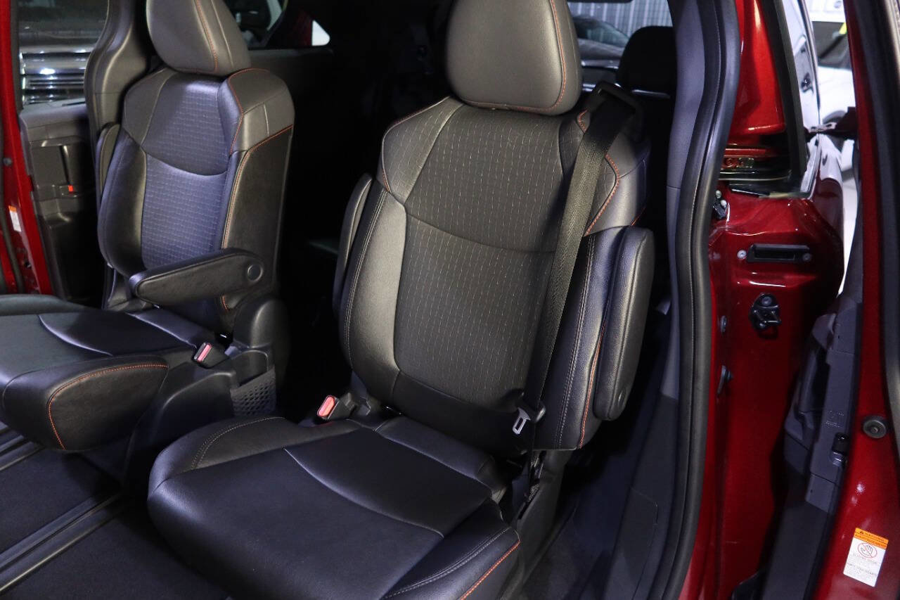 Used 2024 Toyota Sienna XSE image 18