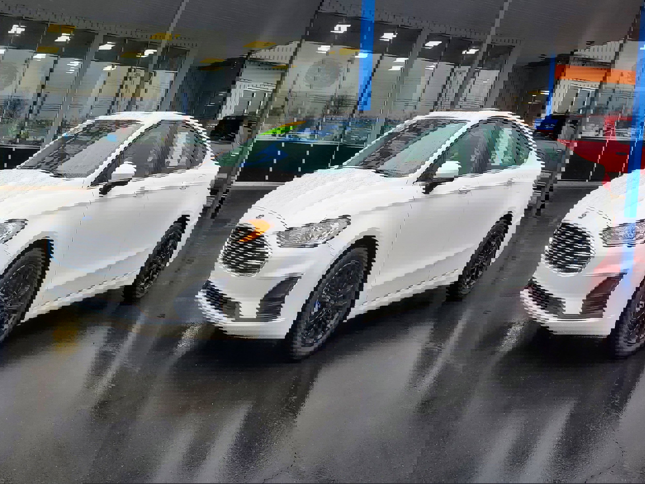 Used 2020 Ford Fusion SE image 2