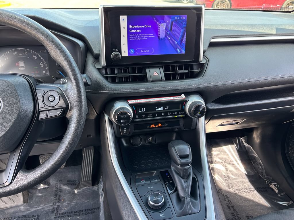 Used 2025 Toyota RAV4 XLE AWD/4WD image 21