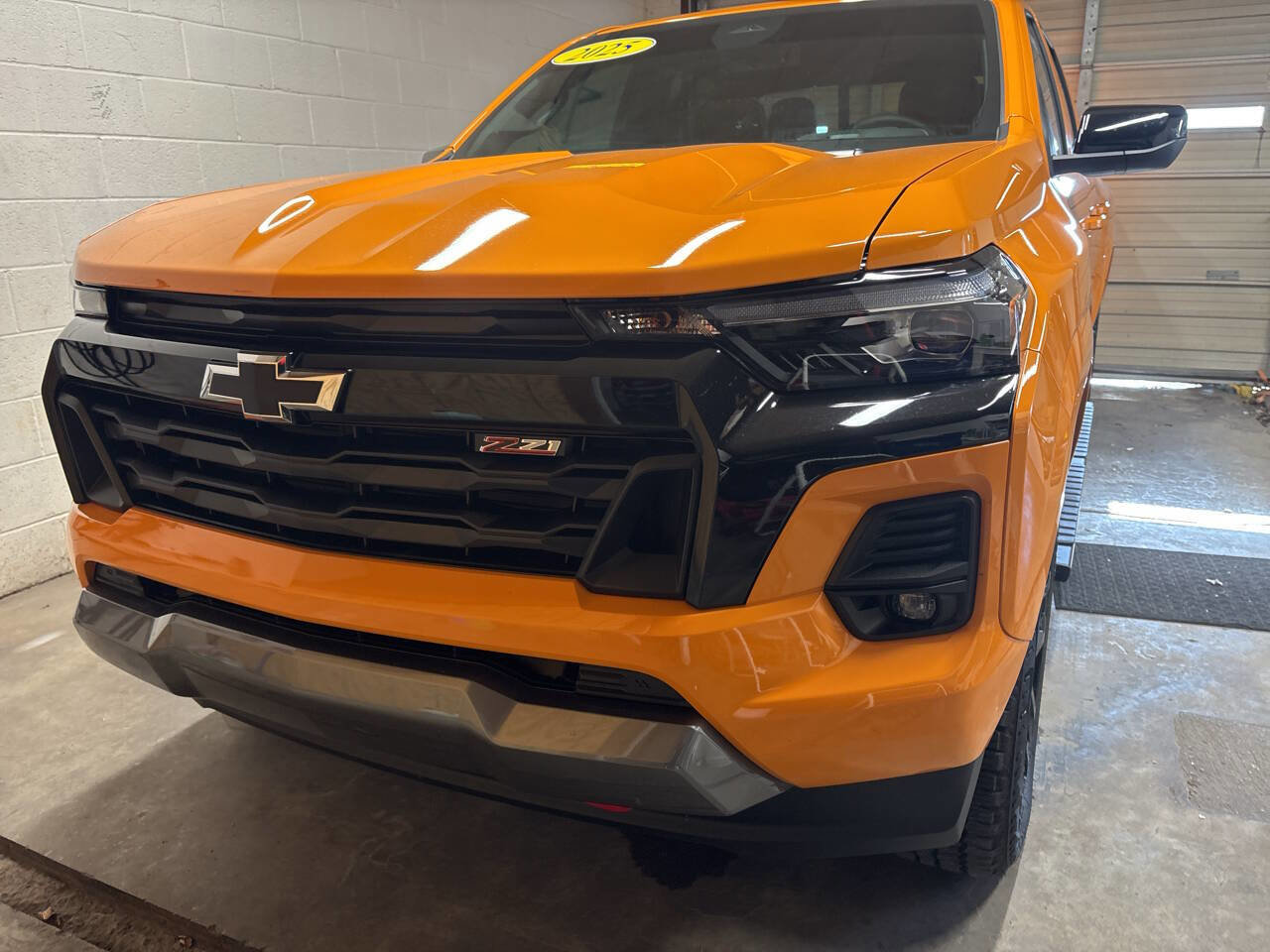 Used 2025 Chevrolet Colorado Z71 w/ Z71 Convenience Package 2 image 2