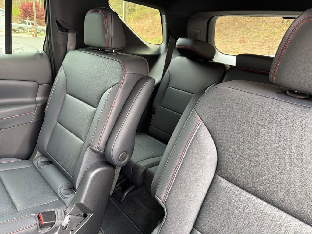 New 2026 Chevrolet Traverse Z71 w/ Enhanced Driving Package image 12