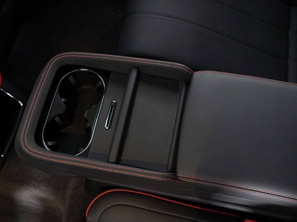 Certified 2025 Bentley Bentayga image 27