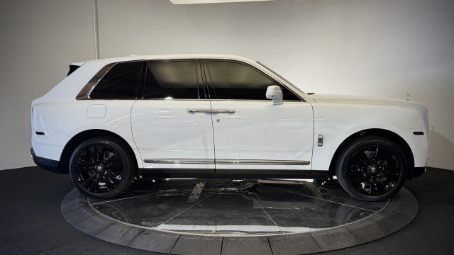 Used 2020 Rolls-Royce Cullinan AWD/4WD image 64