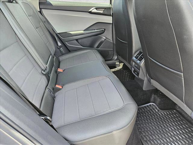 Certified 2023 Volkswagen Taos SE FWD image 18