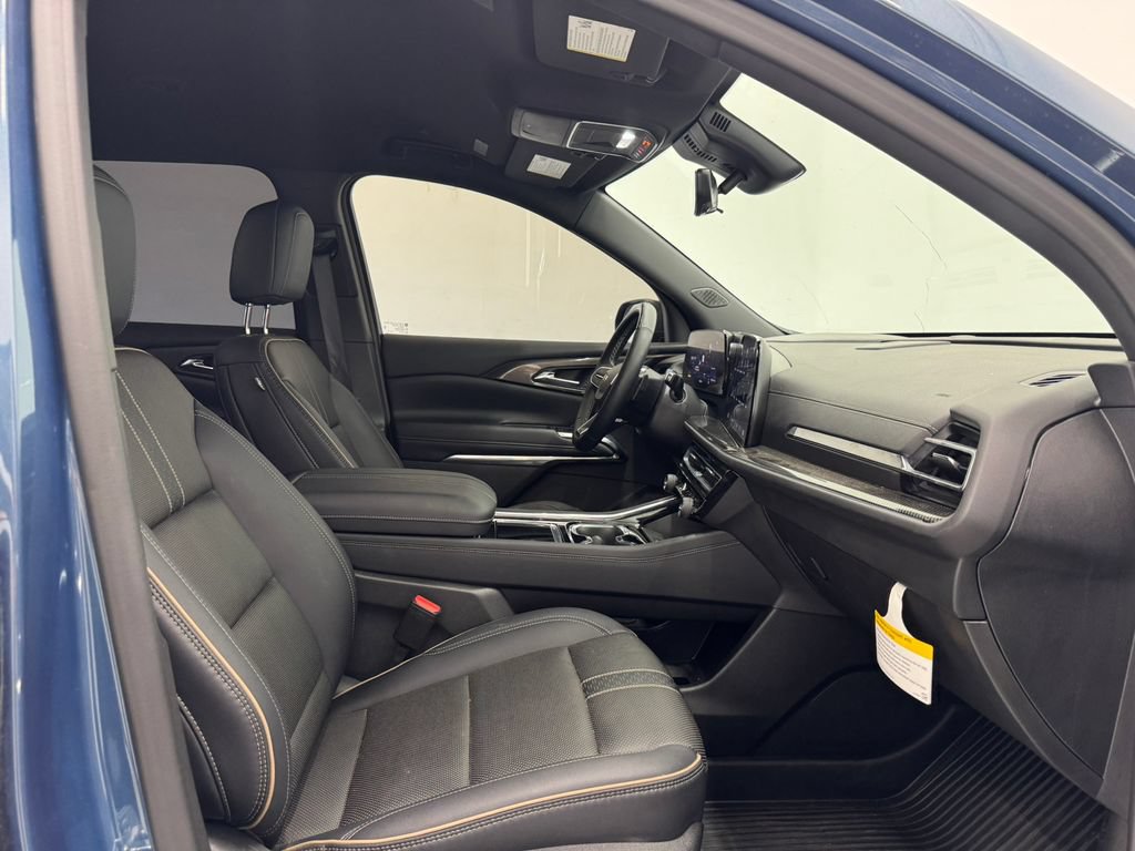 Used 2026 Chevrolet Traverse High Country w/ LPO, Floor Liner Package FWD image 16
