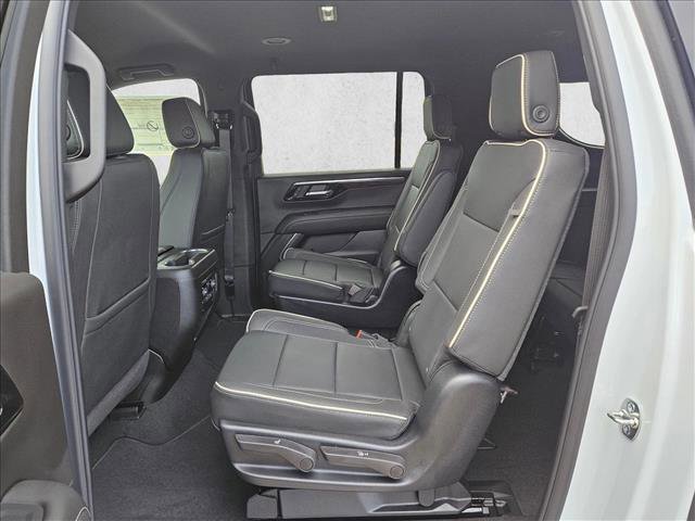 New 2026 Chevrolet Suburban Premier image 17