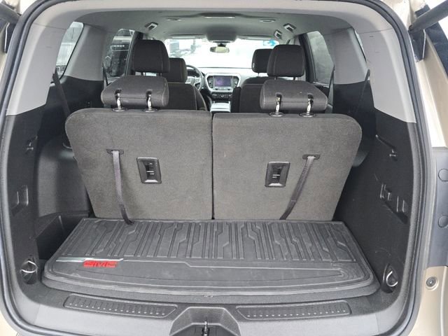Used 2023 GMC Acadia SLE w/ Driver Convenience Package image 18