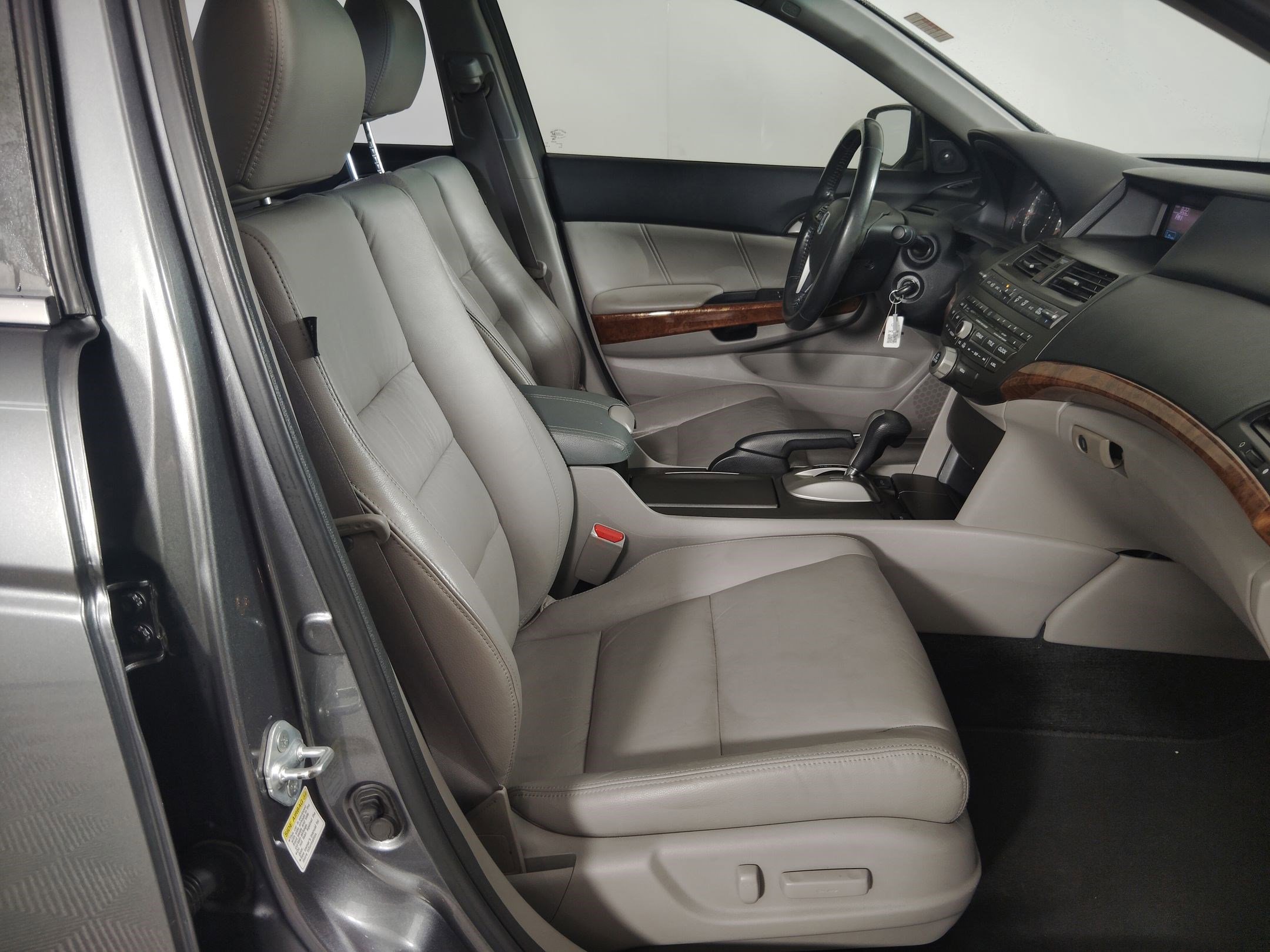 Used 2011 Honda Accord EX-L image 30