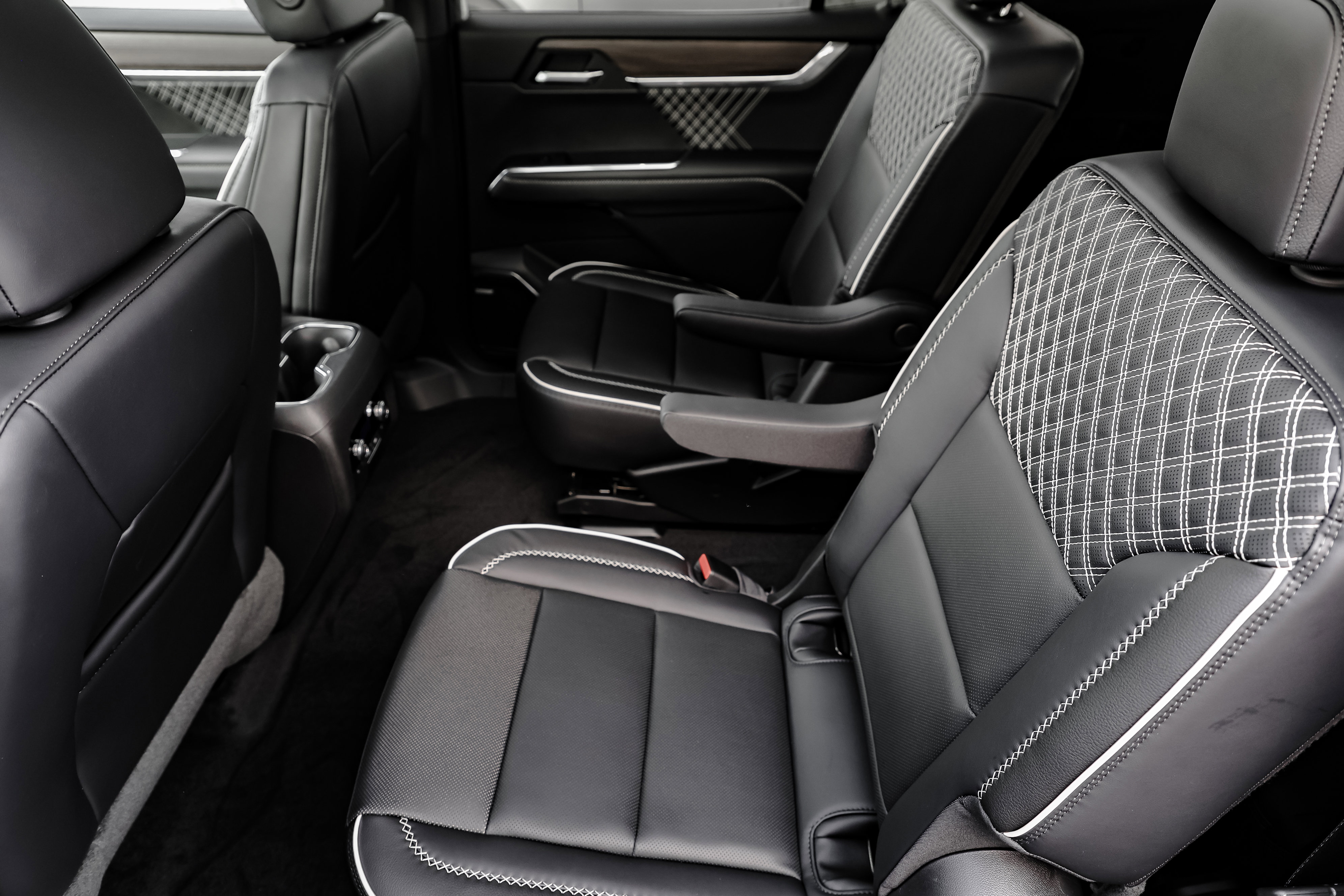 New 2026 GMC Acadia Denali w/ Super Cruise Package image 18