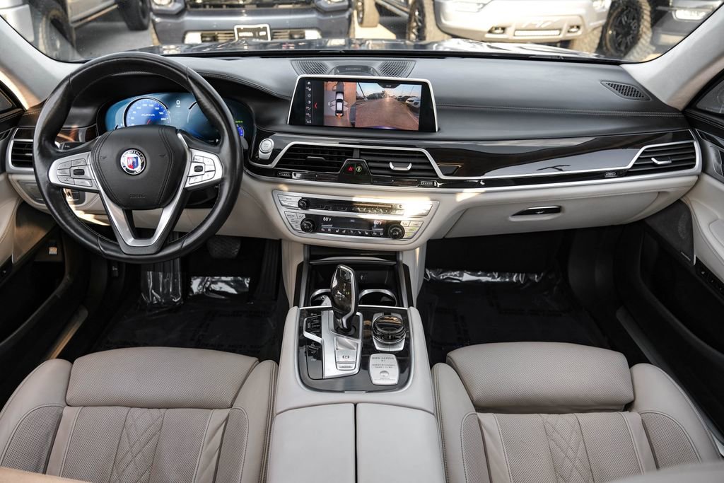Used 2019 BMW ALPINA B7 xDrive w/ Luxury Rear Seating Package image 11