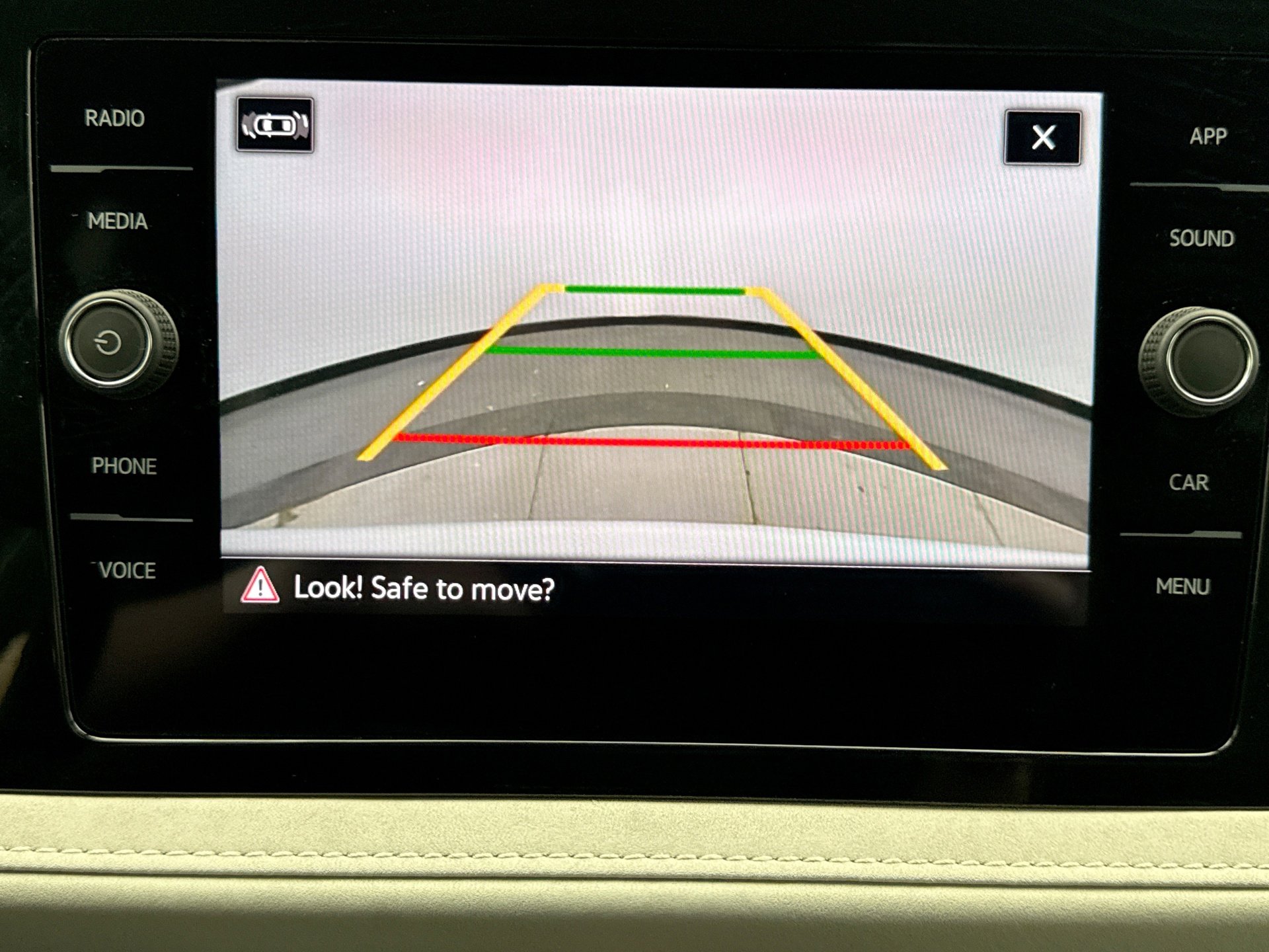 Used 2025 Volkswagen Taos SE image 16