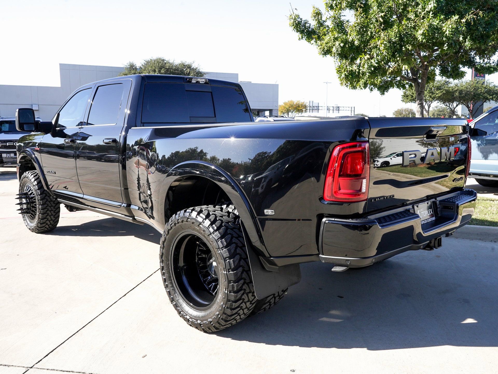 Used 2025 RAM 3500 Limited image 6