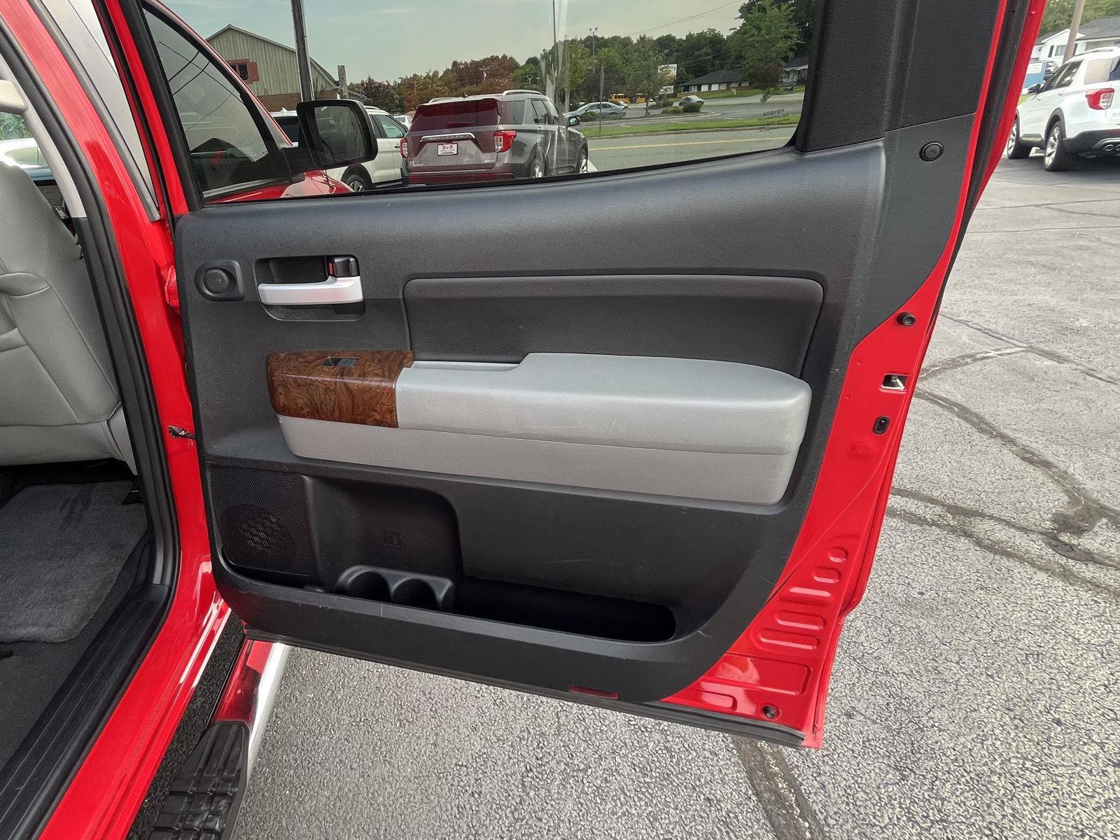 Used 2012 Toyota Tundra Limited w/ Memory Pkg RWD image 33