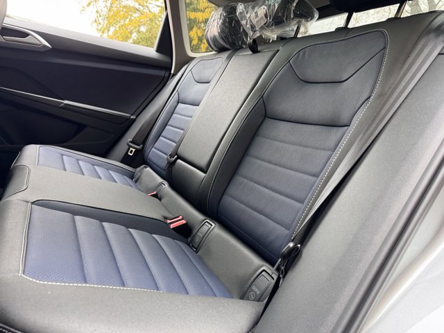 New 2025 Volkswagen Taos SEL image 22