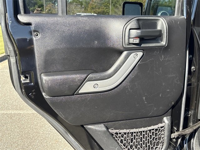 Used 2016 Jeep Wrangler Unlimited Sahara w/ Connectivity Group image 20