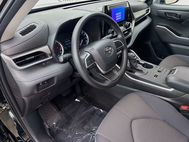 Used 2023 Toyota Highlander L image 9
