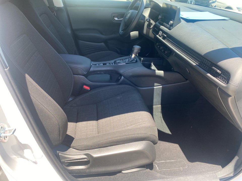 Certified 2024 Honda HR-V LX image 32