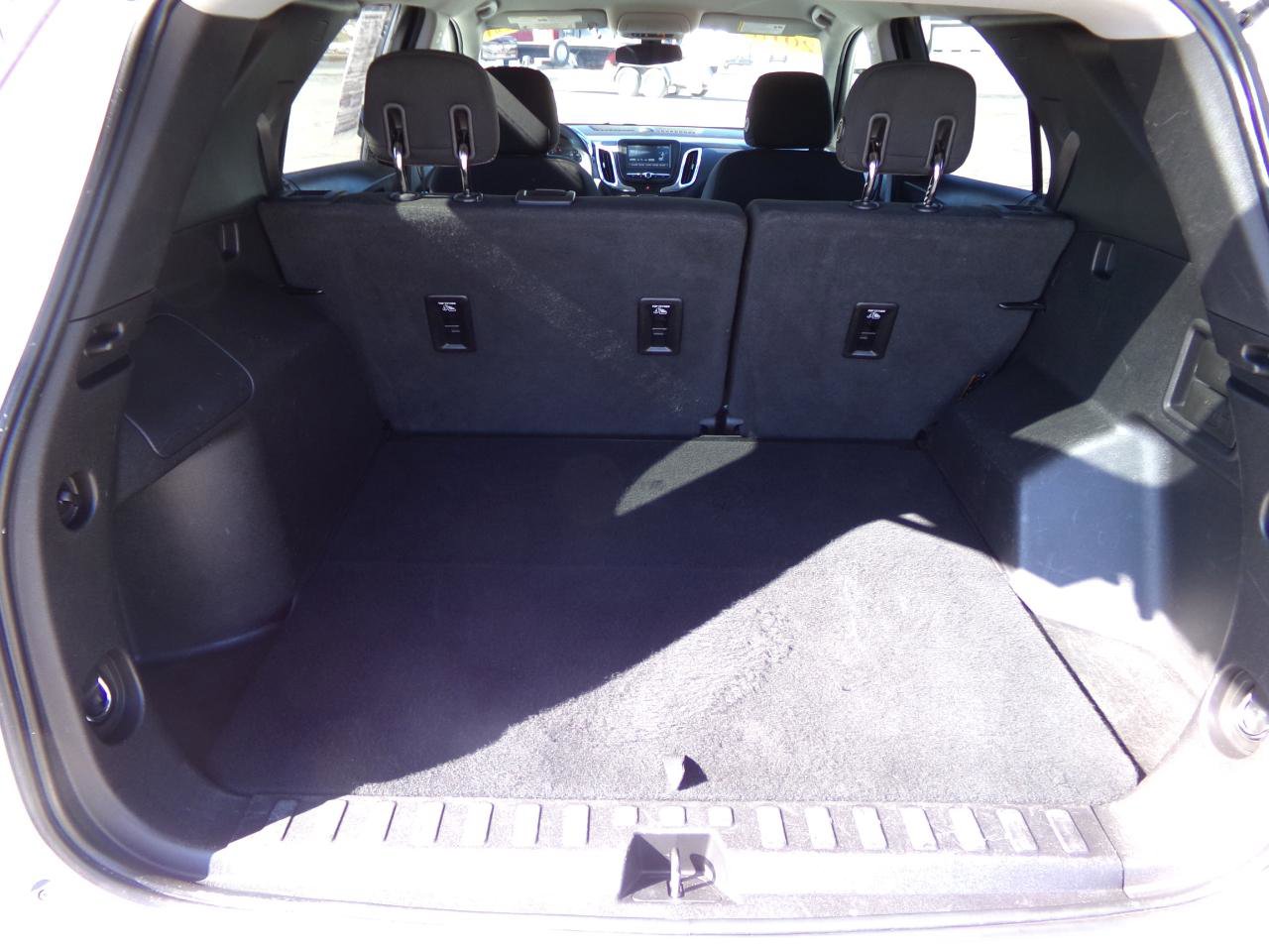 Used 2018 Chevrolet Equinox LT image 11