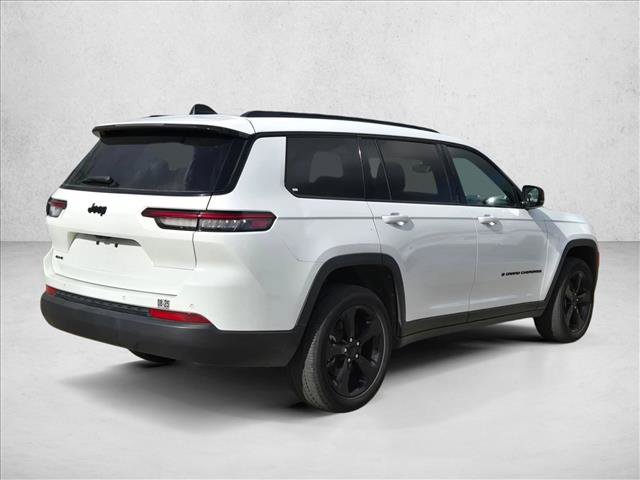Used 2023 Jeep Grand Cherokee L Laredo image 5