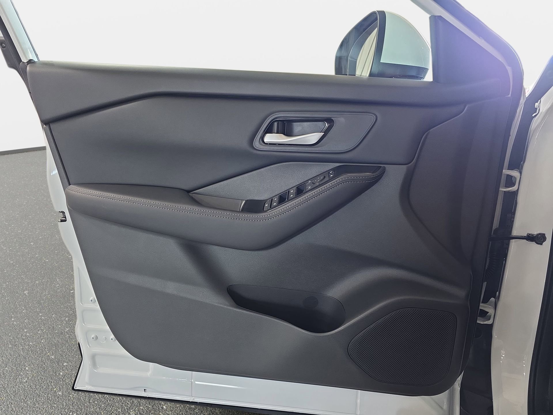 New 2026 Nissan Rogue SV w/ Cold Weather Package FWD image 26