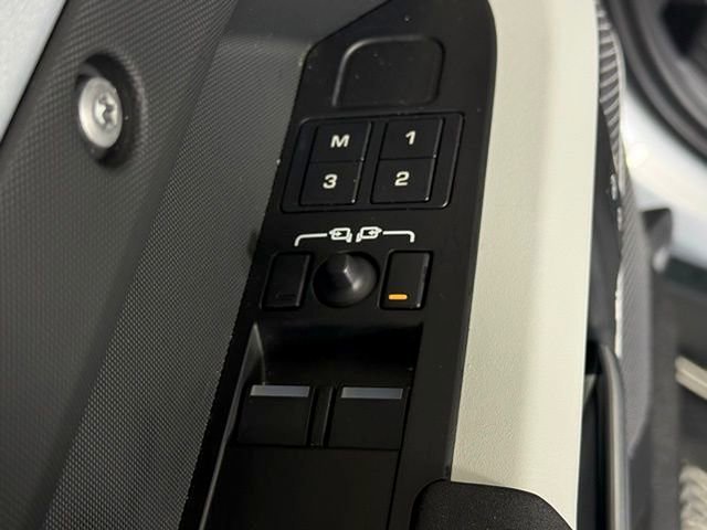 Certified 2023 Land Rover Defender 90 S image 27