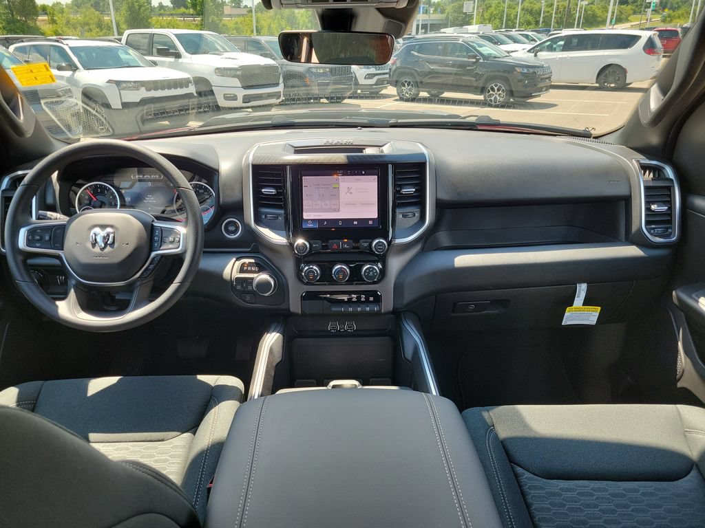 New 2026 RAM 1500 Express AWD/4WD image 7